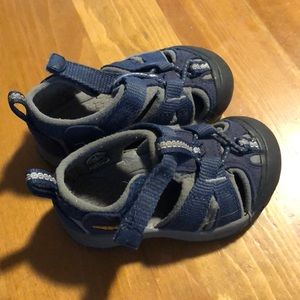 Keen Newport Sandals toddler size 4